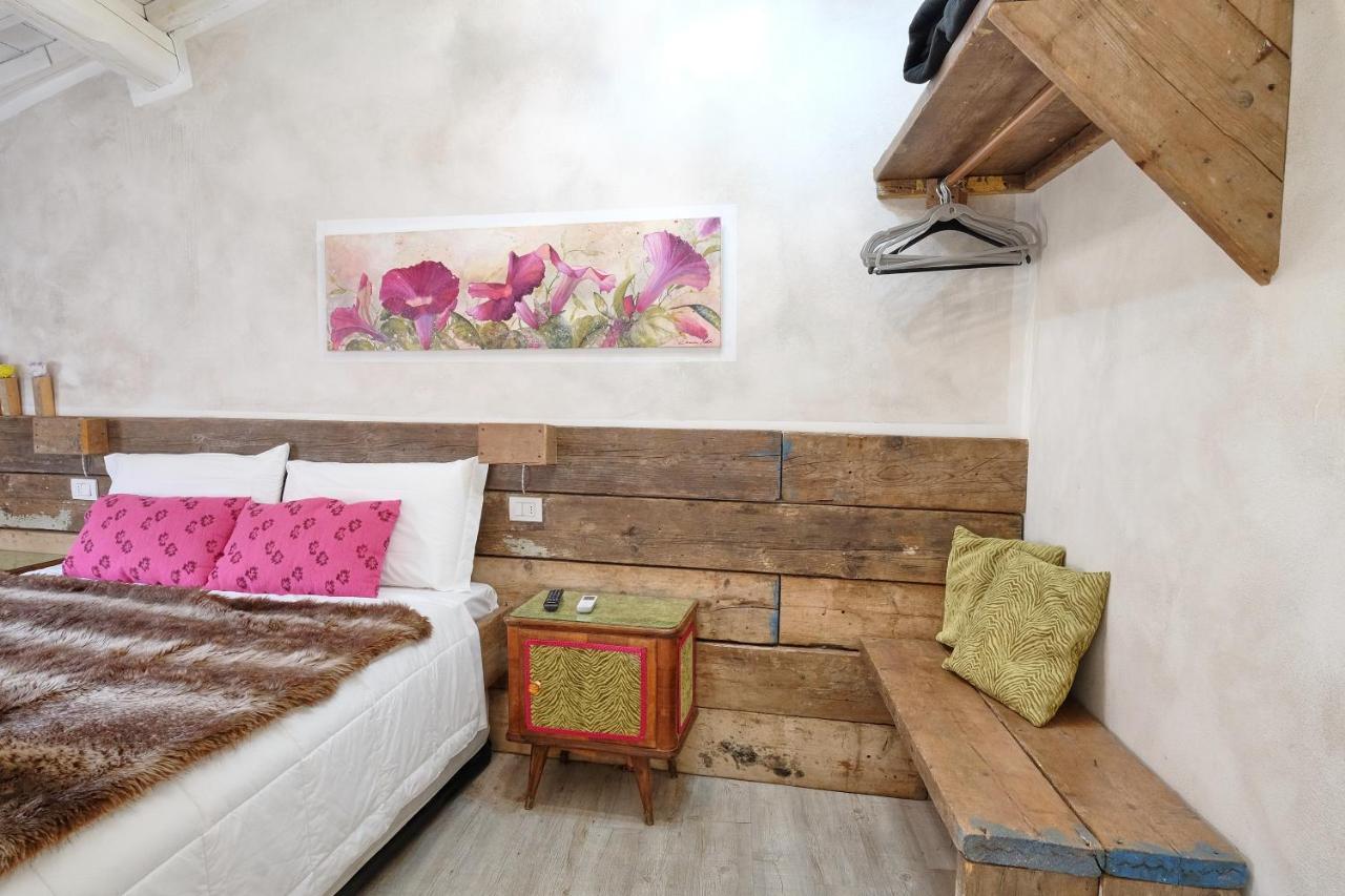 La Turandot Suite With Ac And Wifi ลุคคา ภายนอก รูปภาพ